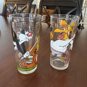 VINTAGE LOONEY TUNES GLASSWARE